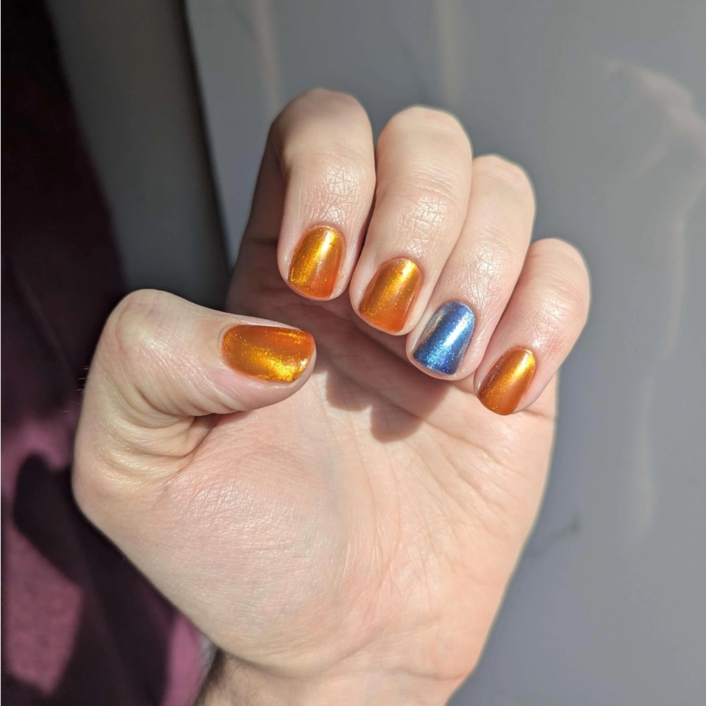 ILNP Set of 2 Amber and Shooting Star Magnetic Polishes - Picture 3 of 7